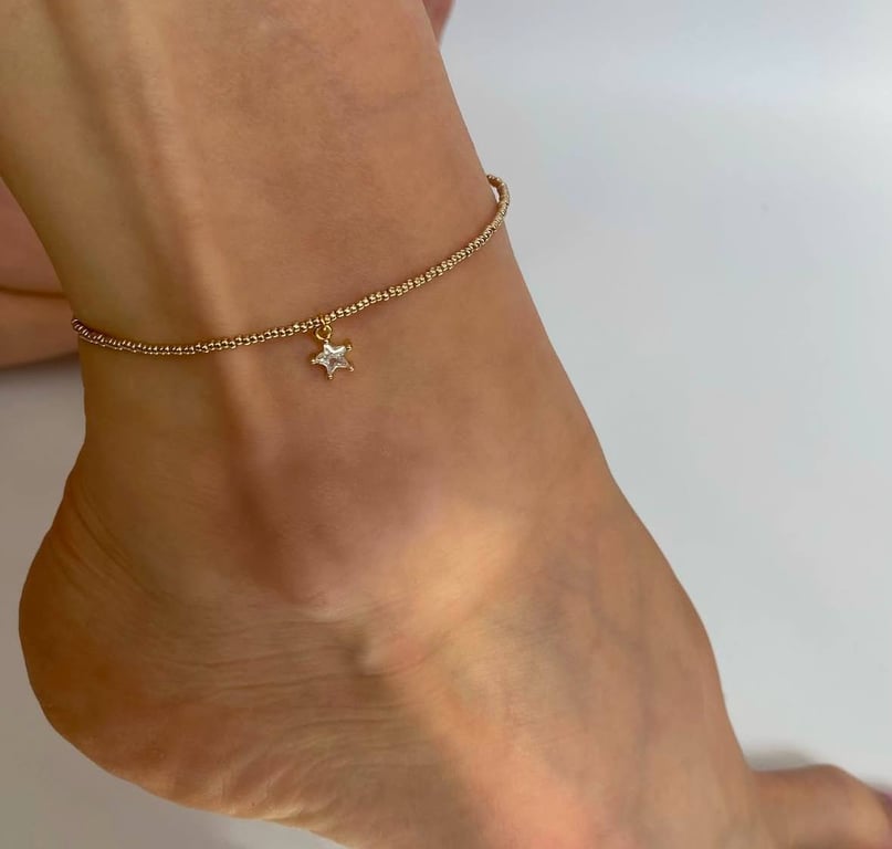 Анклети - дуже ніжний аксесуар для теплої погоди