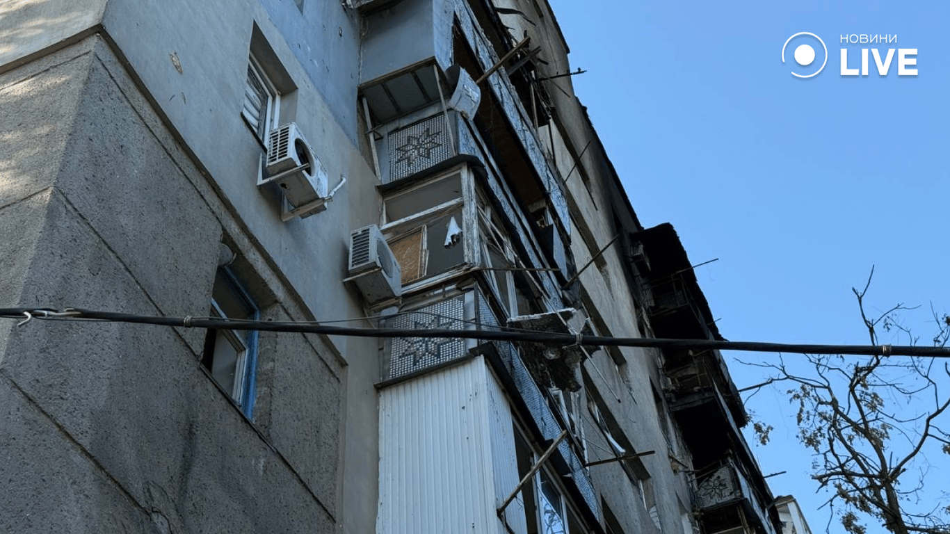 Дрон влучив у будинок в Одесі — фото наслідків атаки на ранок - фото 5