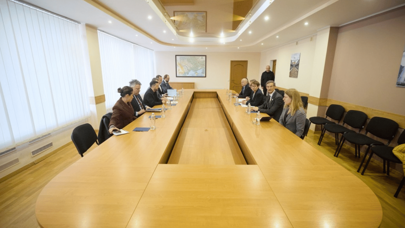 Допомога та ЧАЕС: Зеленський зустрівся з главою Євробанку