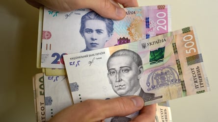 Зарплати чиновників — який ліміт хочуть встановити на 2026 рік - 285x160