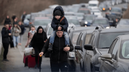 Возвращение украинских мужчин-беженцев домой ударит по экономике Польши, — СМИ - 285x160