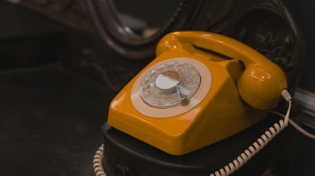 Нужен ли домашний телефон в 2025 году — преимущества и недостатки - 285x160