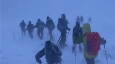 Карпати засипало снігом — туристів попереджають про небезпеку - 285x160