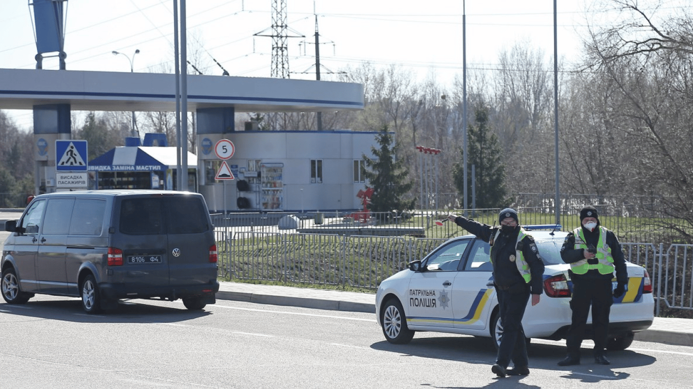 Фестиваль ЛГБТК+ у Києві — поліцейські встановили блокпост