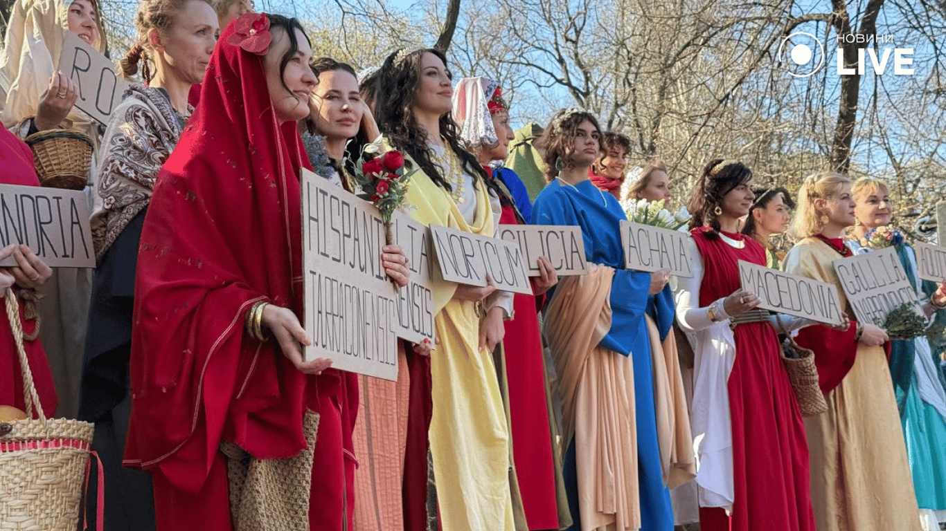 Жінки на Дерибасівській