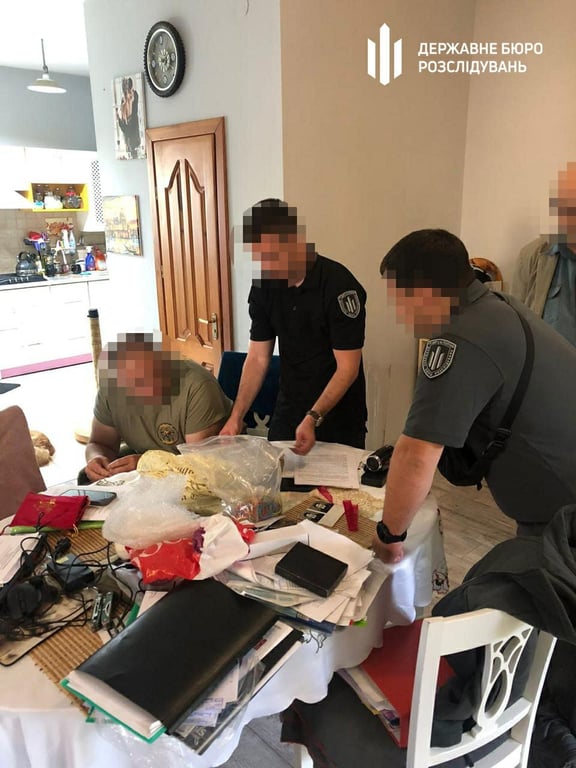 ДБР завершило справу щодо неякісного одягу для бійців ЗСУ - фото 3