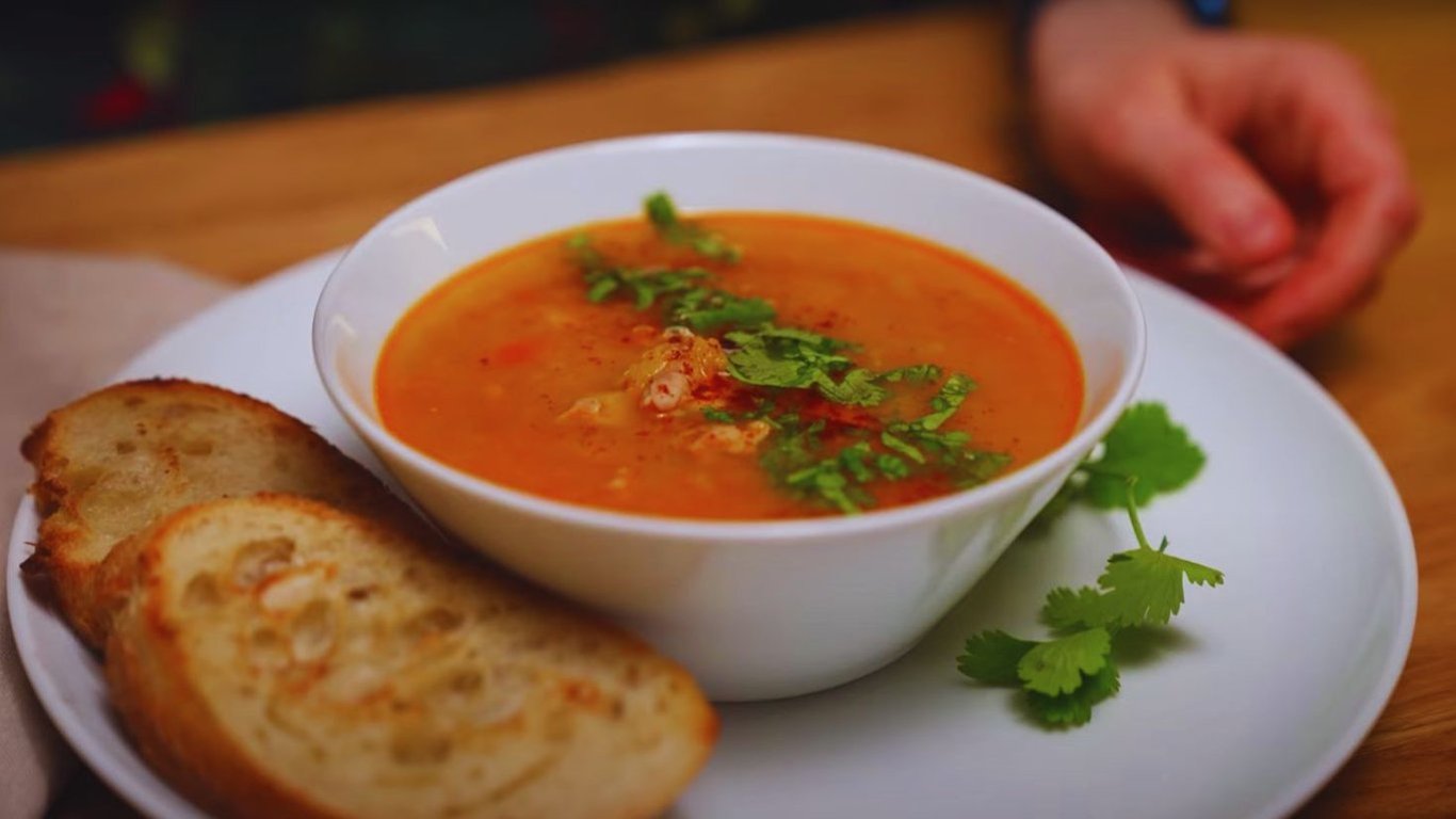 Корисний суп з сочевиці на осінь від застуд — відео рецепт