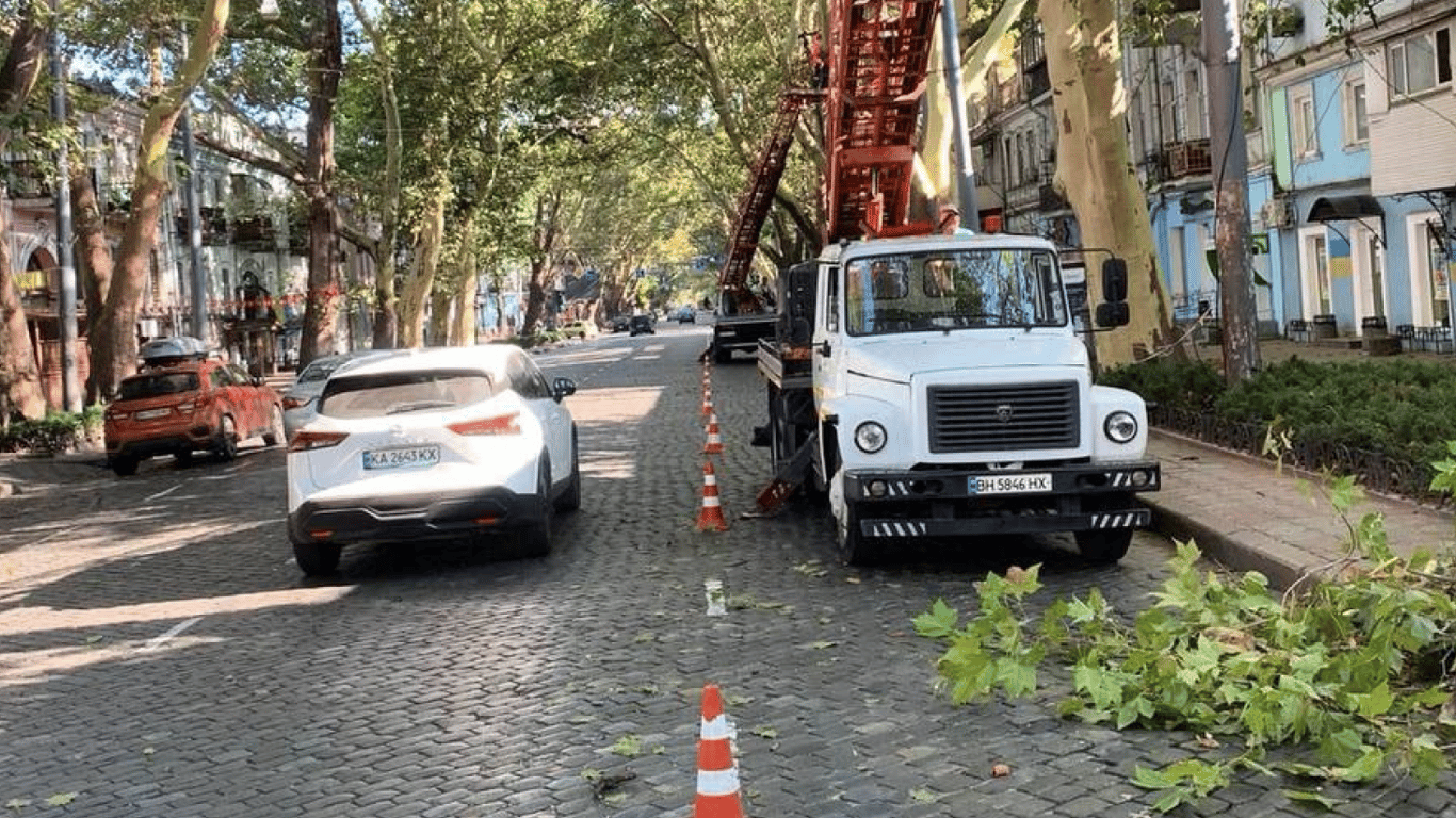 Усложнение движения в центре Одессы сегодня, 12 августа: причины