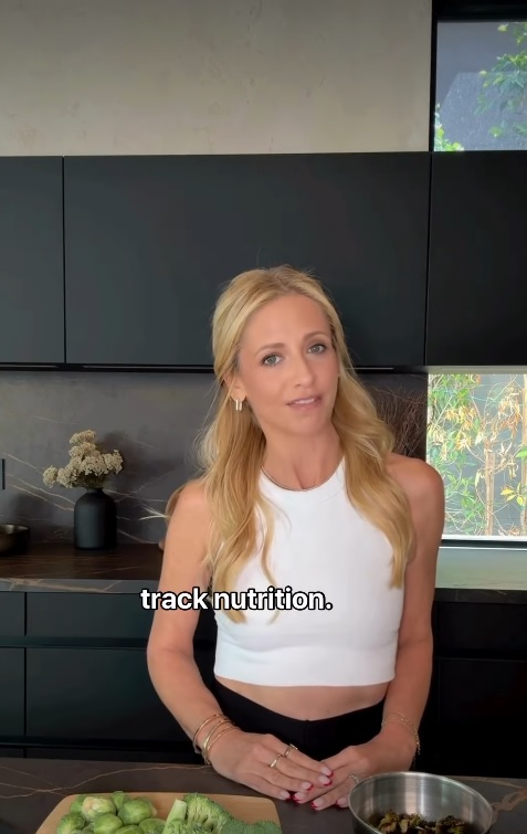 Зірка "Баффі" показала трендову "невидиму” кухню (фото, відео) - фото 1