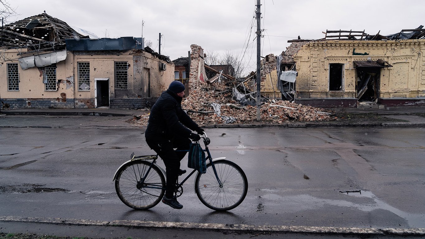 У Вовчанську росіяни беруть жителів в полон