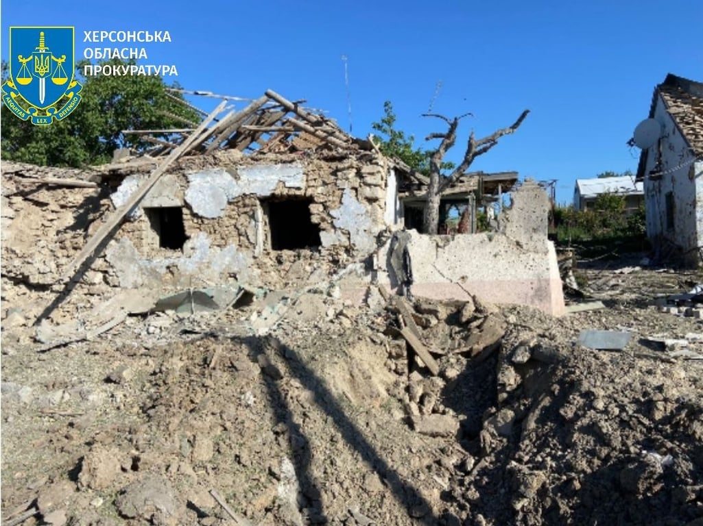 Ворог вночі вдарив КАБами по Херсонщині, є жертви - фото 1