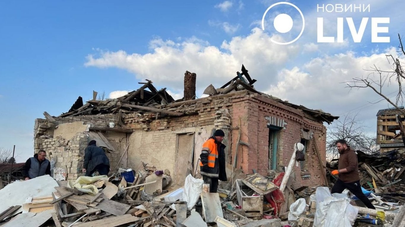 Ракетный удар по Киевщине — жительница рассказала, как пережила атаку РФ и показала разрушение