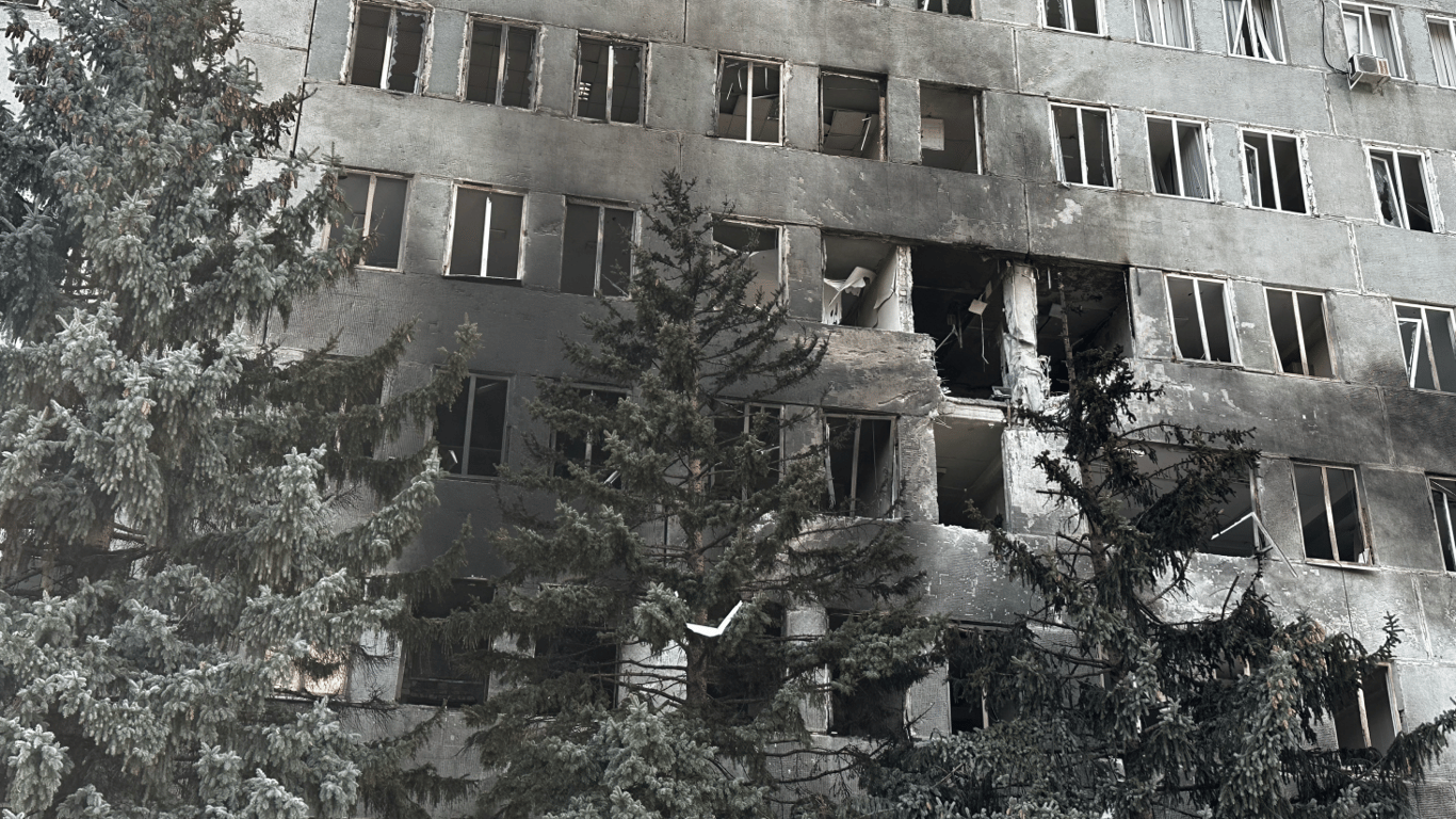 Дрон поцілив під час прийому: деталі атаки на лікарню у Харкові