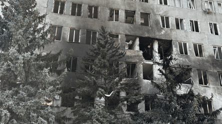 Дрон поцілив під час прийому: деталі атаки на лікарню у Харкові - 290x166