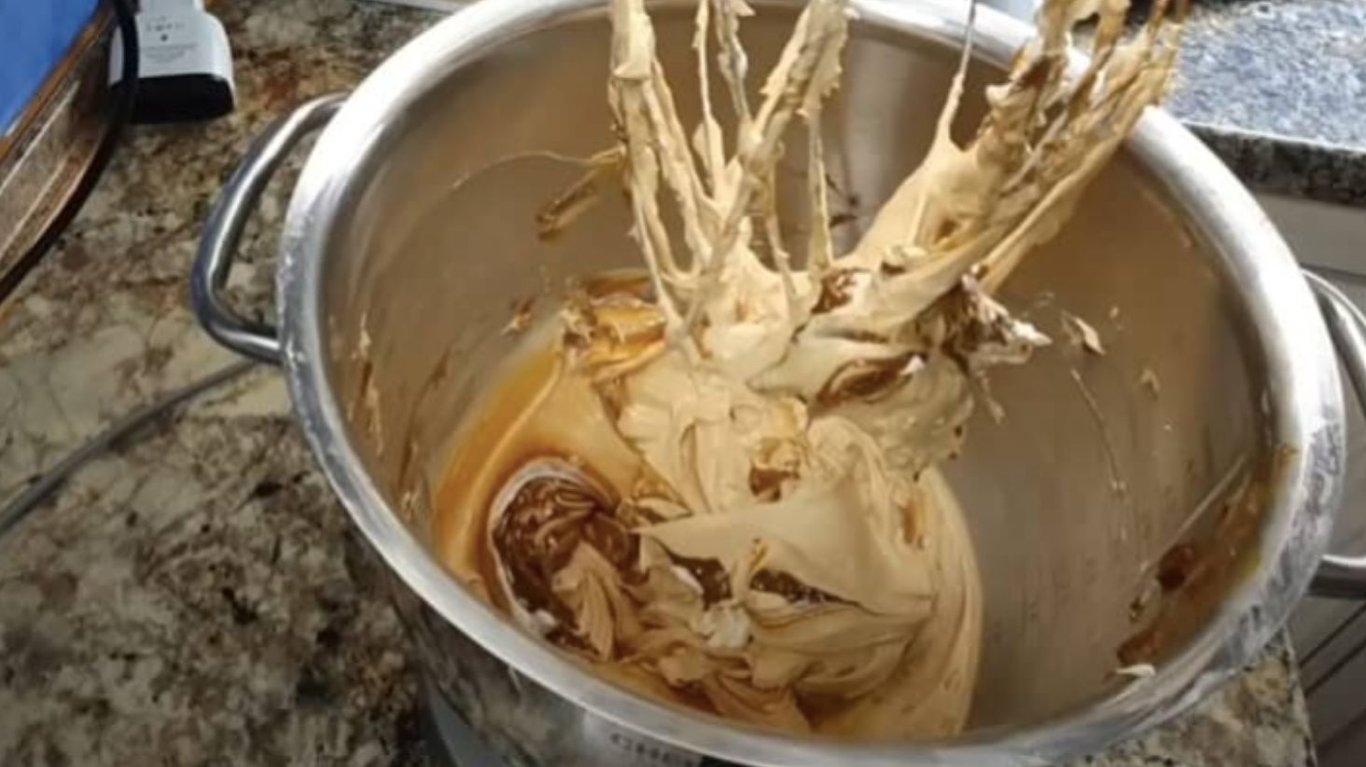 рецепт торта, який виходить вологим 