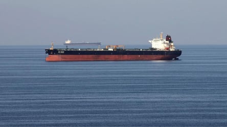 Россия формирует "теневой" флот после эмбарго на нефтепродукты, — Bloomberg - 285x160