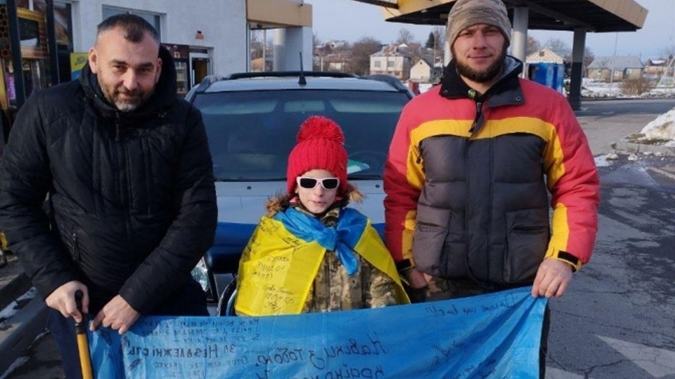 Слепая 9-летняя девочка со Львовщины собрала 650 тысяч гривен для ВСУ