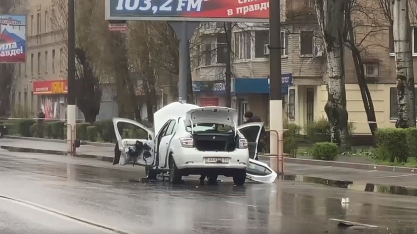 В Мелитополе в результате взрыва автомобиля пострадал коллаборант: что известно
