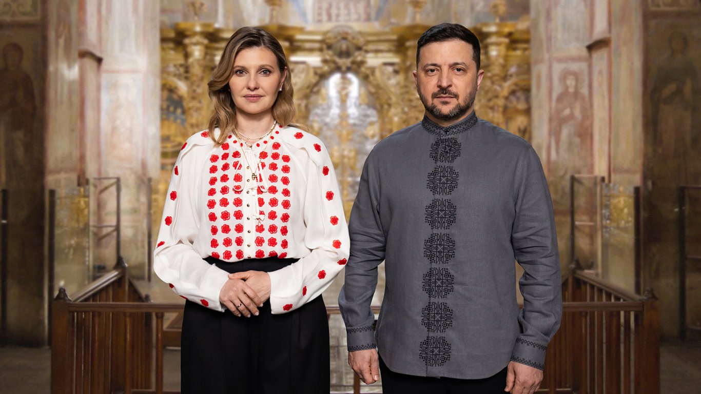 Зеленский с женой поздравили украинцев с Пасхой