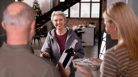 Этикет из 80-х, что сегодня считается невоспитанностью — 5 вещей - 285x160