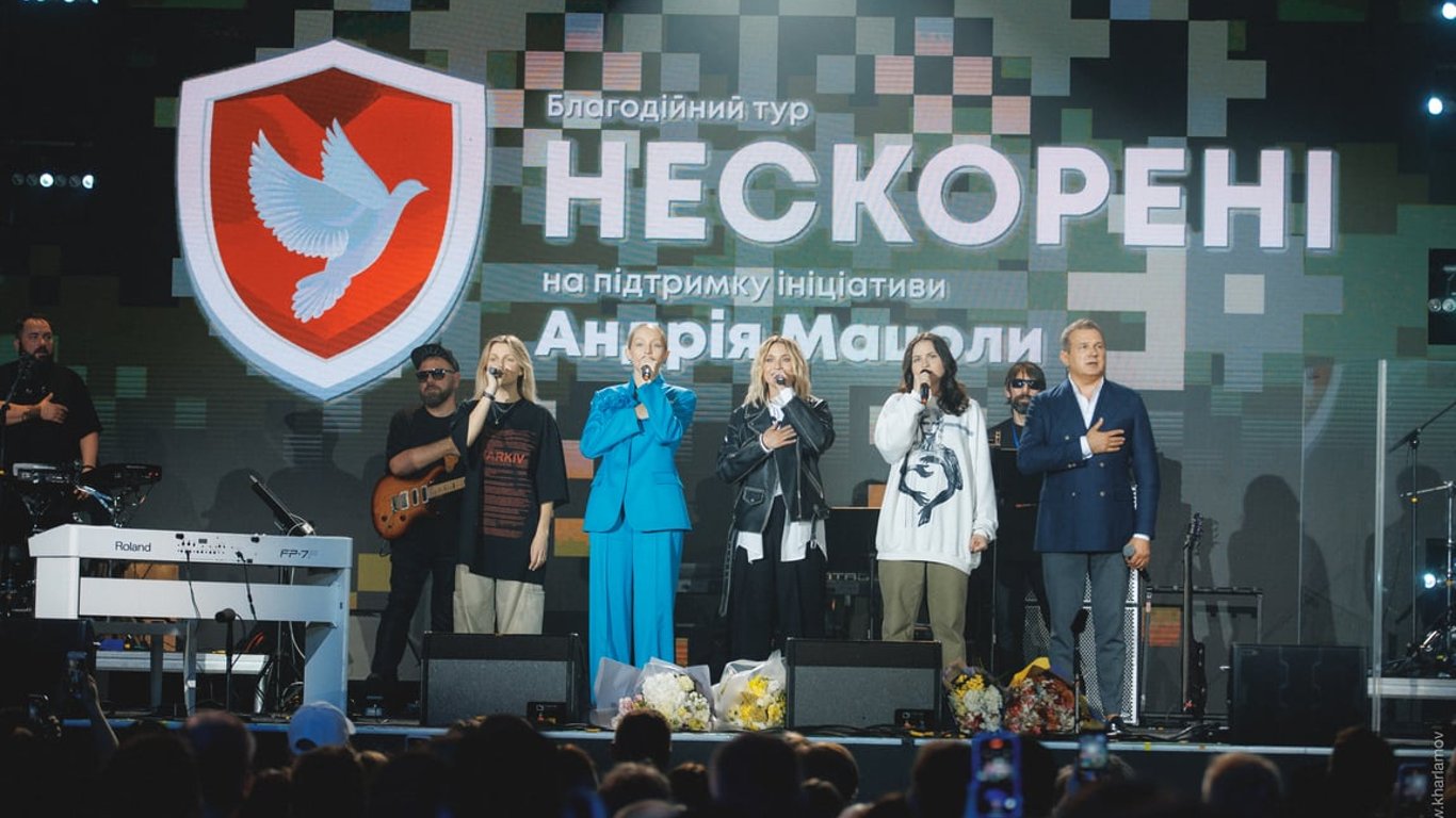 ROXOLANA и KOLA зажгли на благотворительном концерте в Киеве