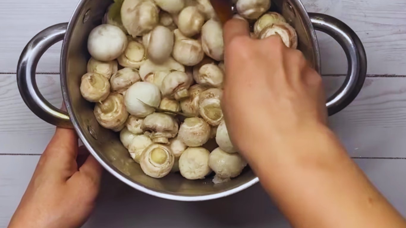 рецепт маринованих печериць