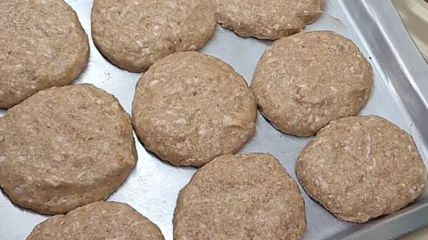 королівські котлети з фаршу під ніжною сирною шапочкою