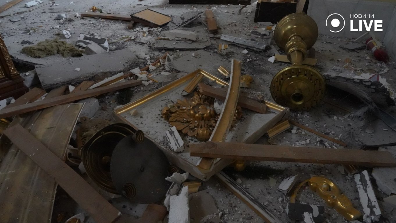 Фоторепортаж до третьої річниці обстрілу Одеси