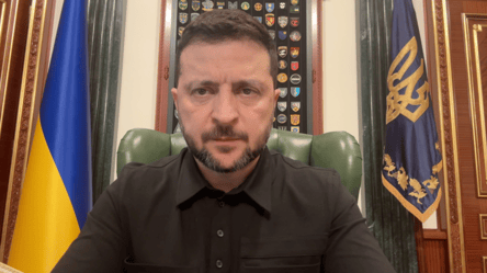 Зеленский заслушал доклад Сырского о ситуации на фронте - 285x160