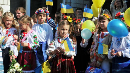 1 сентября в Украине: на какой день приходится праздник первого звонка в 2021 году - 285x160