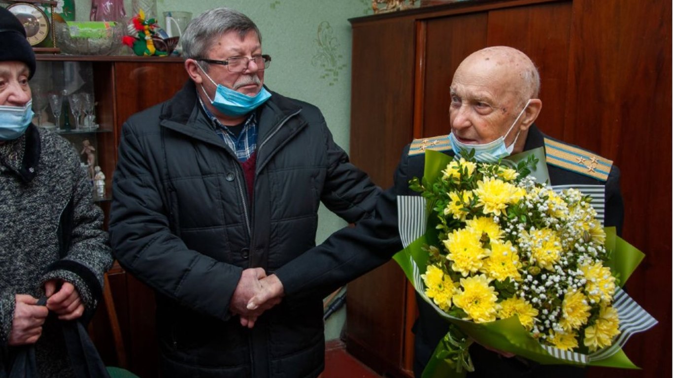 100-летний юбилей отметил в Киеве ветеран Второй мировой войны