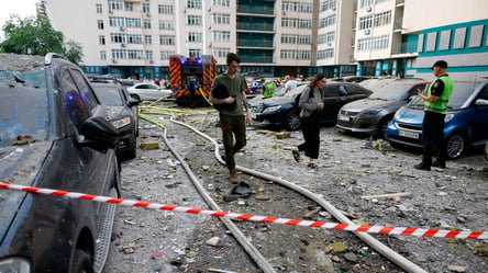 Последствия ракетной атаки по Киеву: фоторепортаж - 285x160