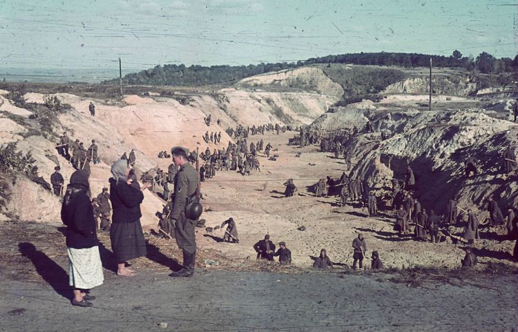 Місце розстрілу євреїв у Бабиному Яру