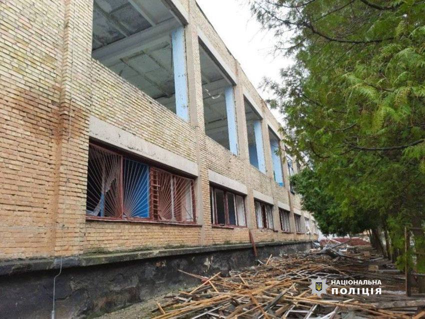 Ліцей у Бородянці Київської області після російських атак