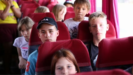 Окупанти вивезли до Росії ще 450 українських дітей - 285x160