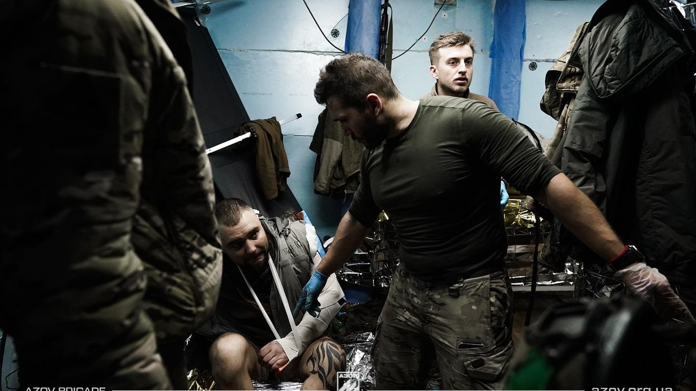 Які професії мають попит на війні та хто потрібен в полку "Азов"