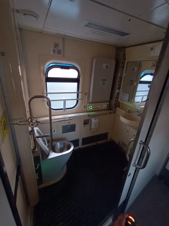 В Укрзалізниці пояснили, як замовити інклюзивний вагон - фото 2