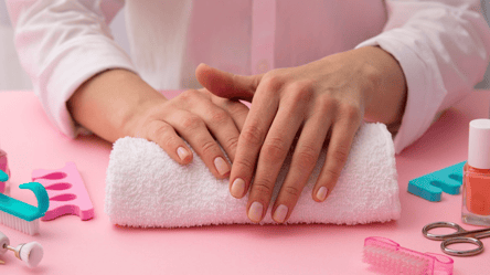 Самый милый тренд весны-2026: модный маникюр с Бемби - 290x166