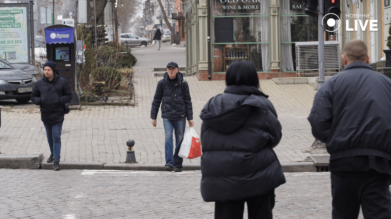 Поддерживают ли одесситы идею лишать права голоса уехавших за границу мужчин?