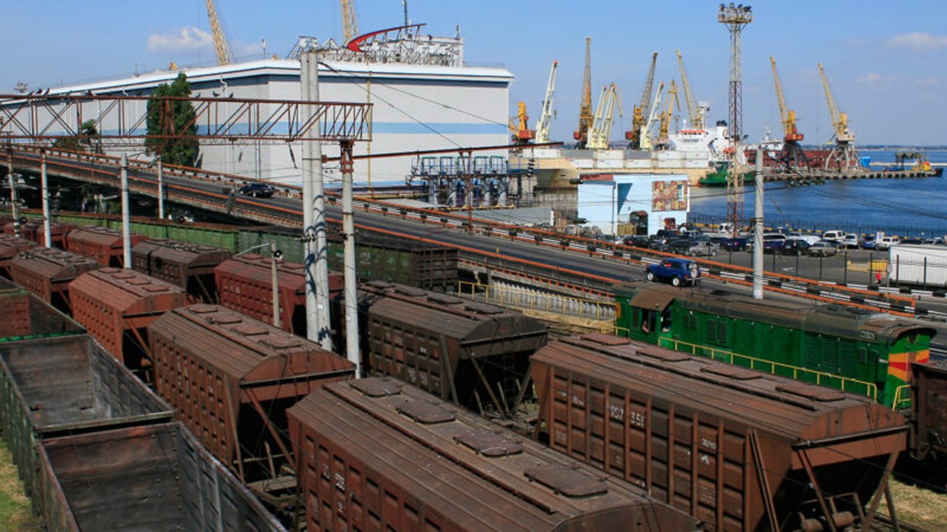 В порты Большой Одессы увеличились железнодорожные перевозки — причины
