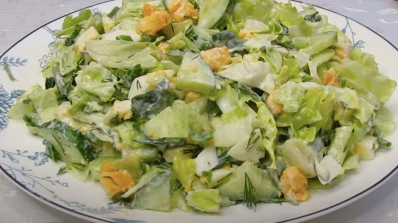 легкий салат з пекінською капустою