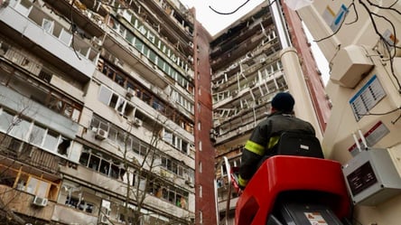 Удар "Шахеда" по дому в Днепре: количество пострадавших растет - 285x160