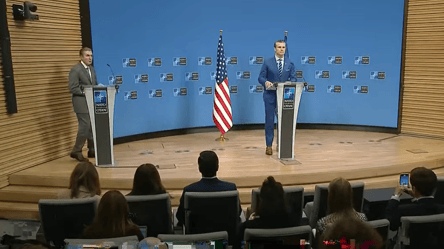 The Pentagon makes a statement on talks with Zelenskyy and Putin - 285x160