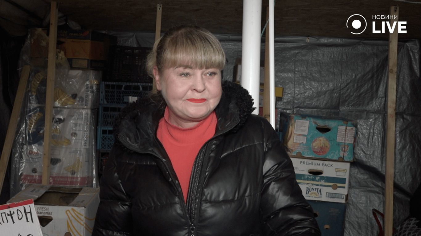 продавчиня Оксана