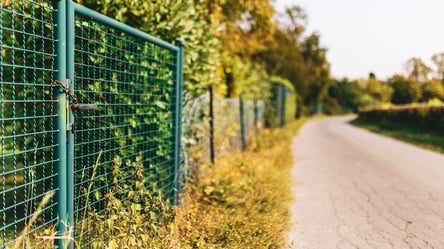 Паркан може коштувати штрафу — яка висота дозволена в Україні - 285x160