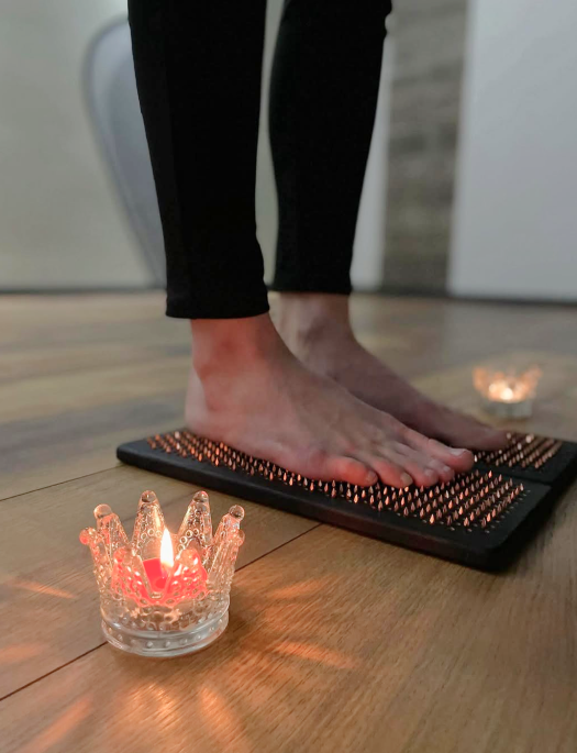 Чим може допомогти стояння на цвяхах