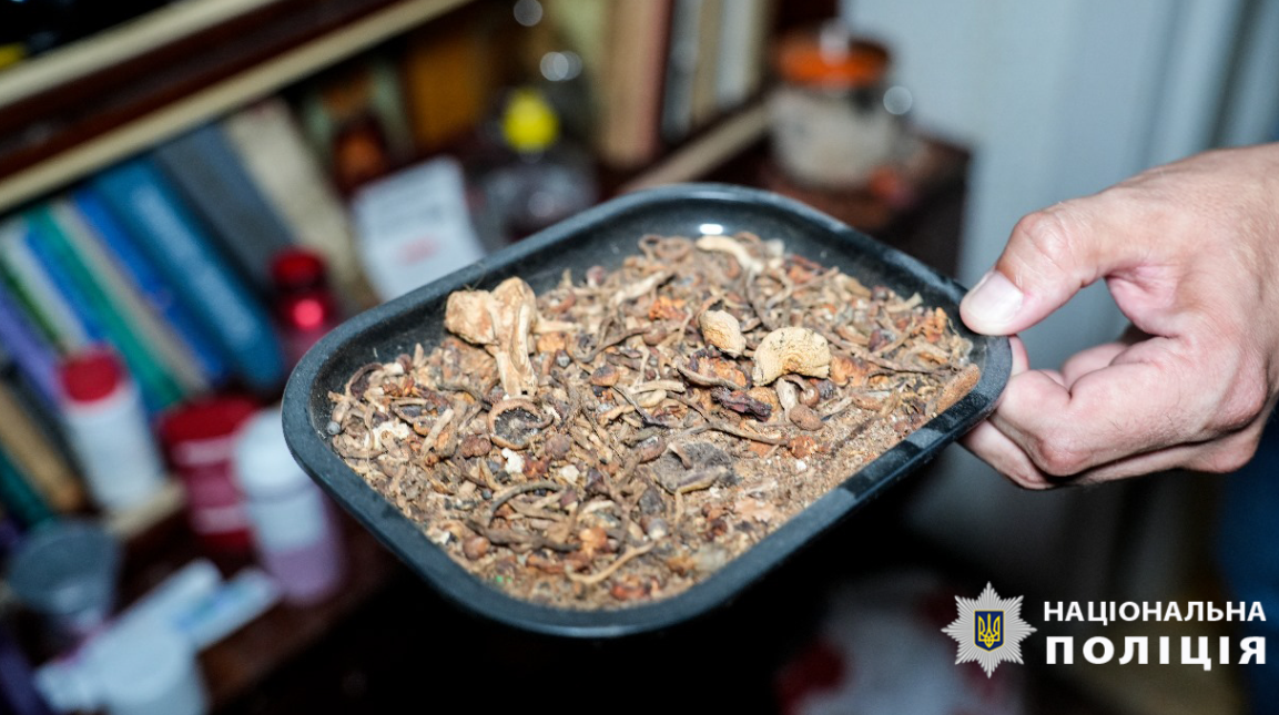 Наркоделок из Одессы отправлял товар по почте