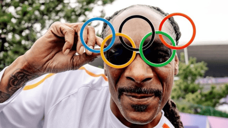 Репер Snoop Dogg проніс олімпійський вогонь на церемонії відкриття Ігор у Парижі - 285x160