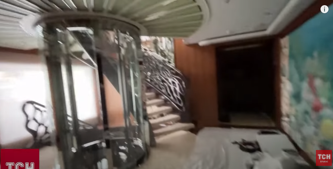 З ліфтом та басейном — як виглядає 92-метрова яхта Медведчука — відео - фото 3