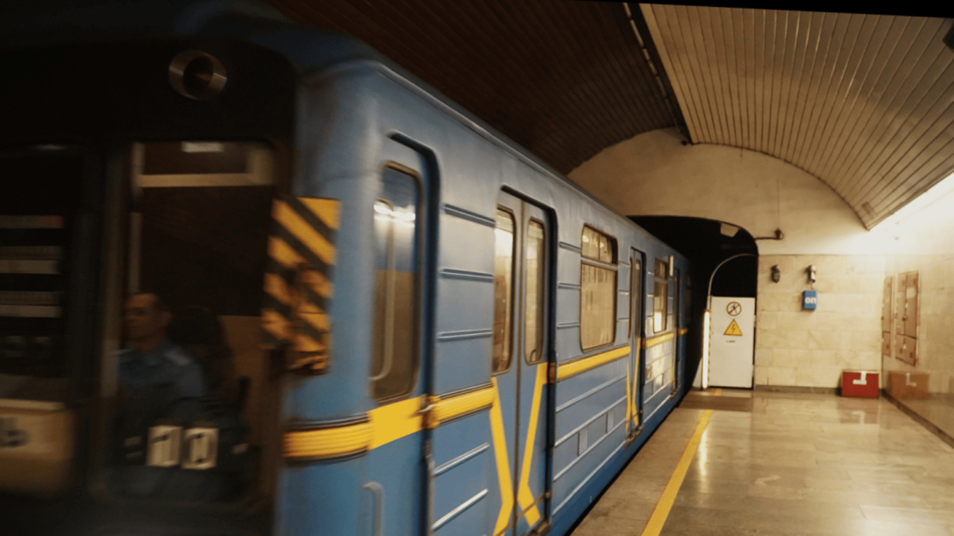 В метрополитене Киева предлагают работу — кого ищут и сколько готовы платить